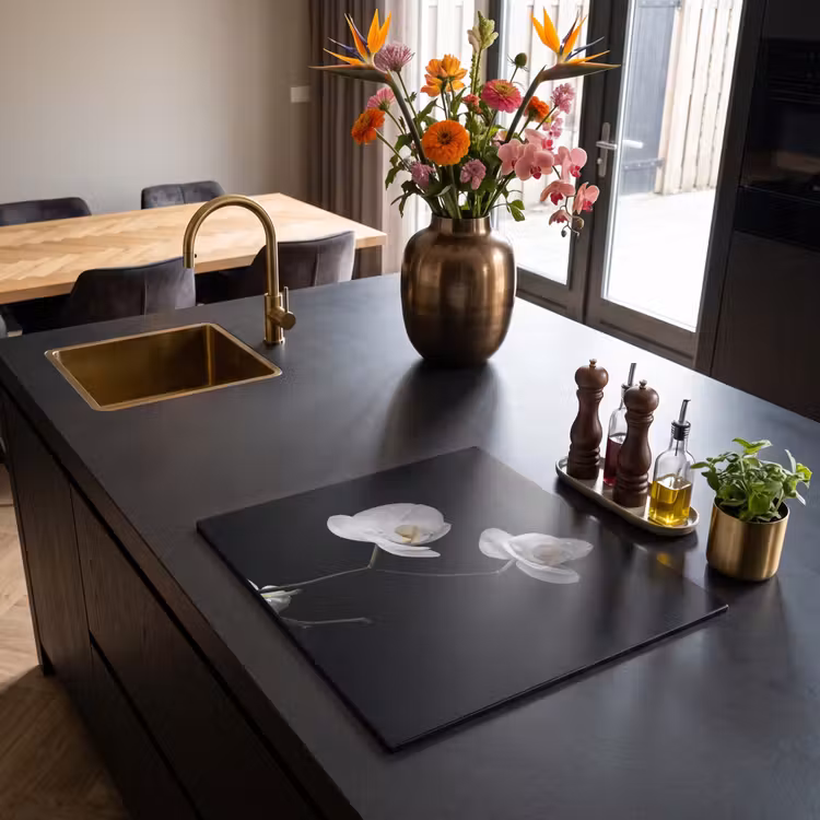 Induction hob protector - Nocturnal Orchid Elegance — 2