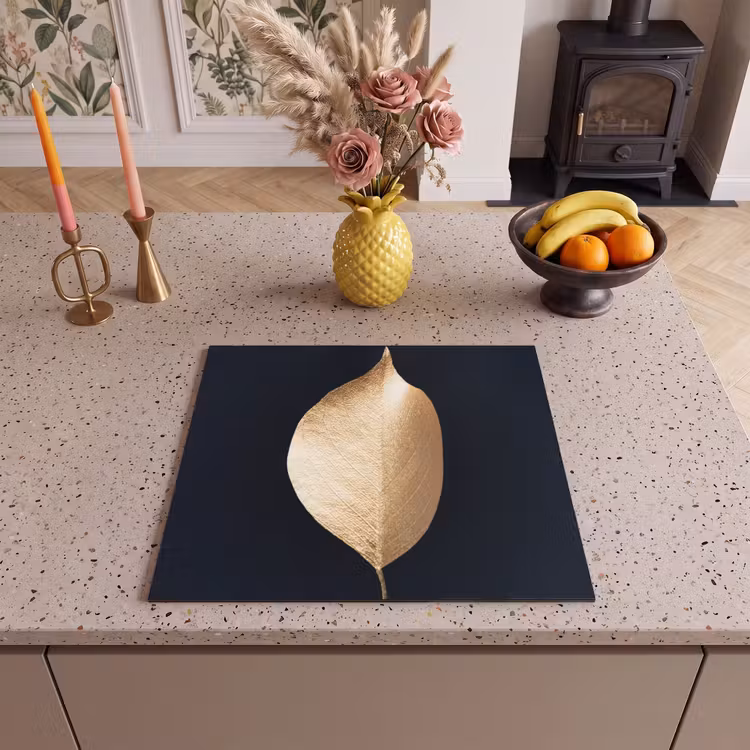 Induction hob protector - Solitary Leaf in Gold — 3
