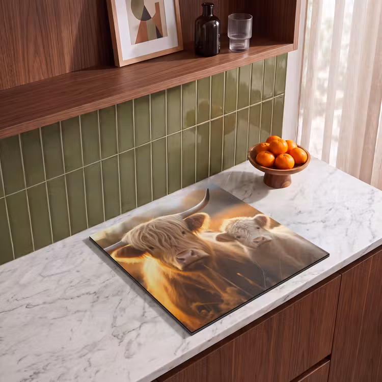 Induction hob protector - Scottish highlander - Calf - Sunset - Grassy field — 3