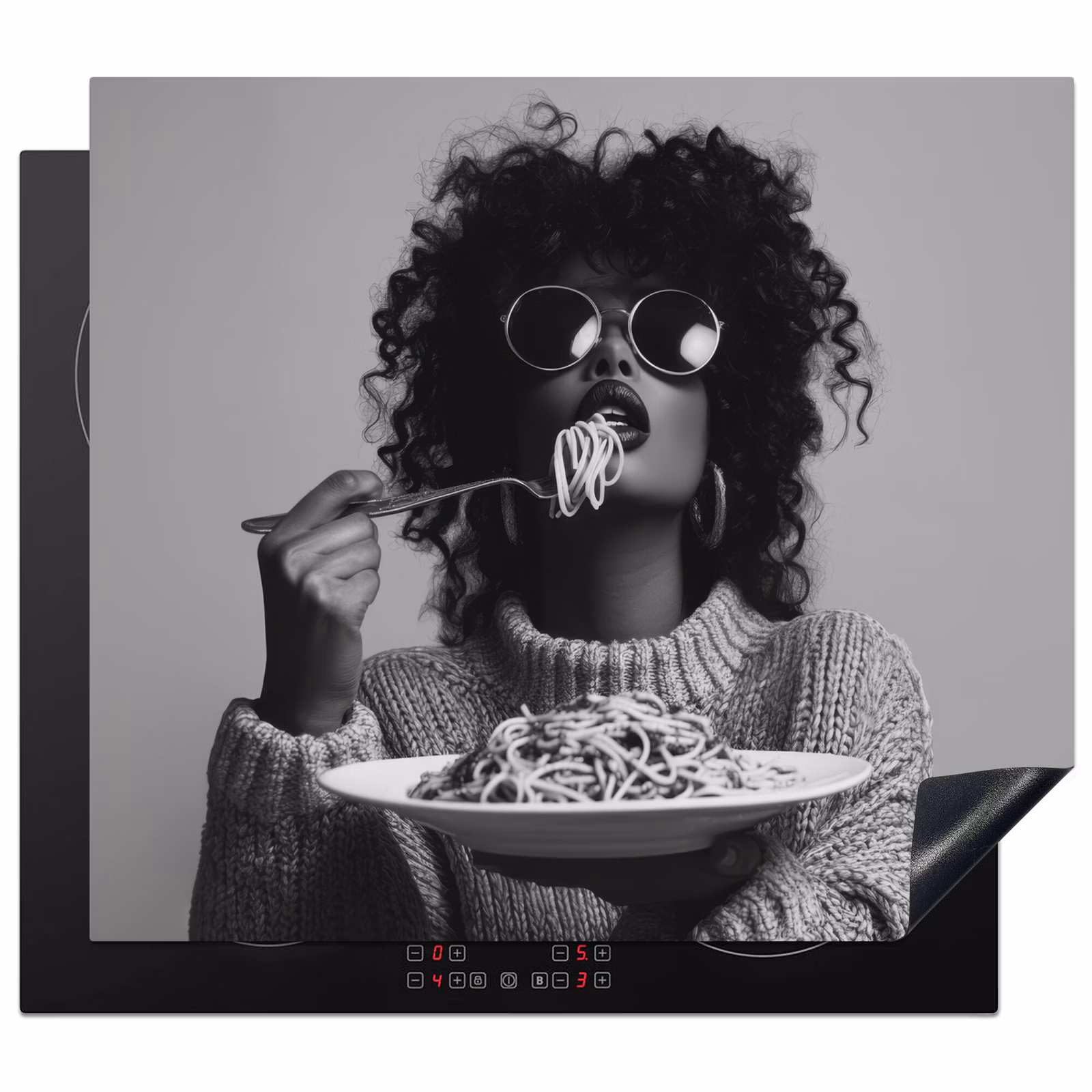 Induction hob protector - Woman - Pasta - Black - White — 1