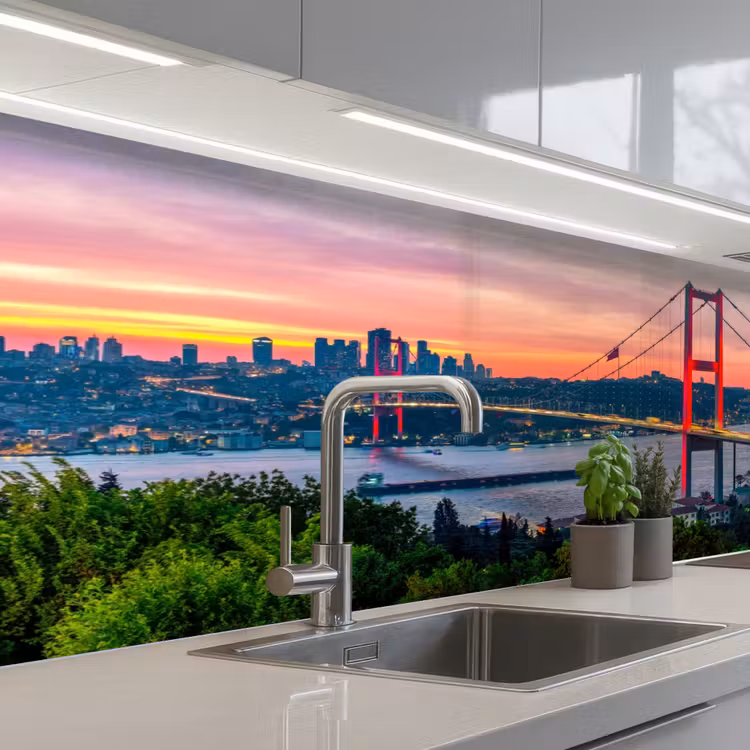 Kitchen splashback - Bridge - Red - Skyline - Water — 2