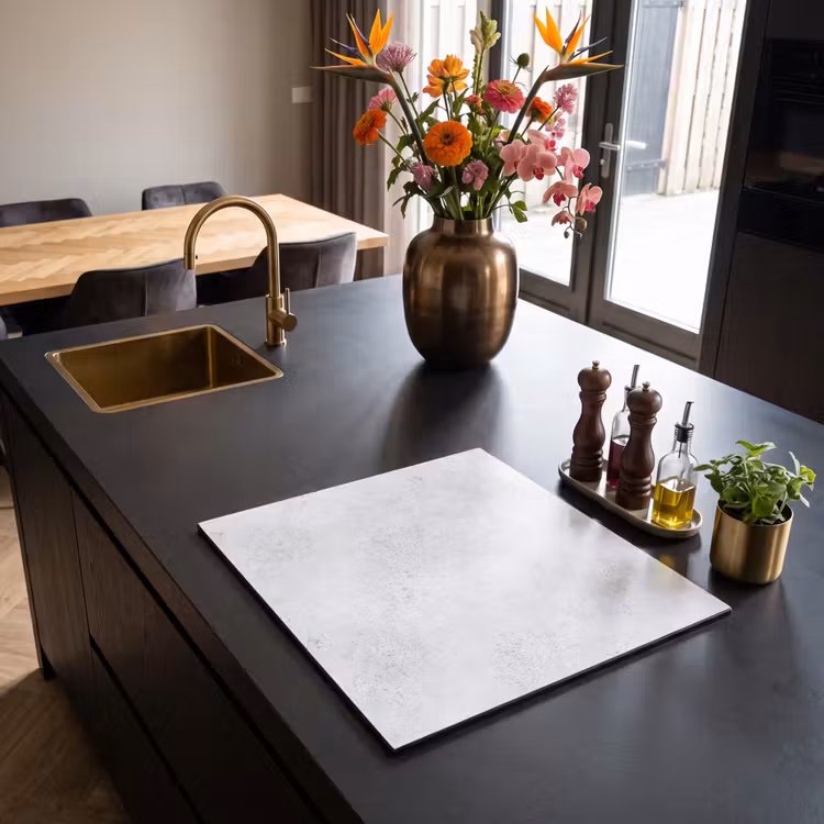 Induction hob protector - Light gray - Concrete texture - Subtle — 2