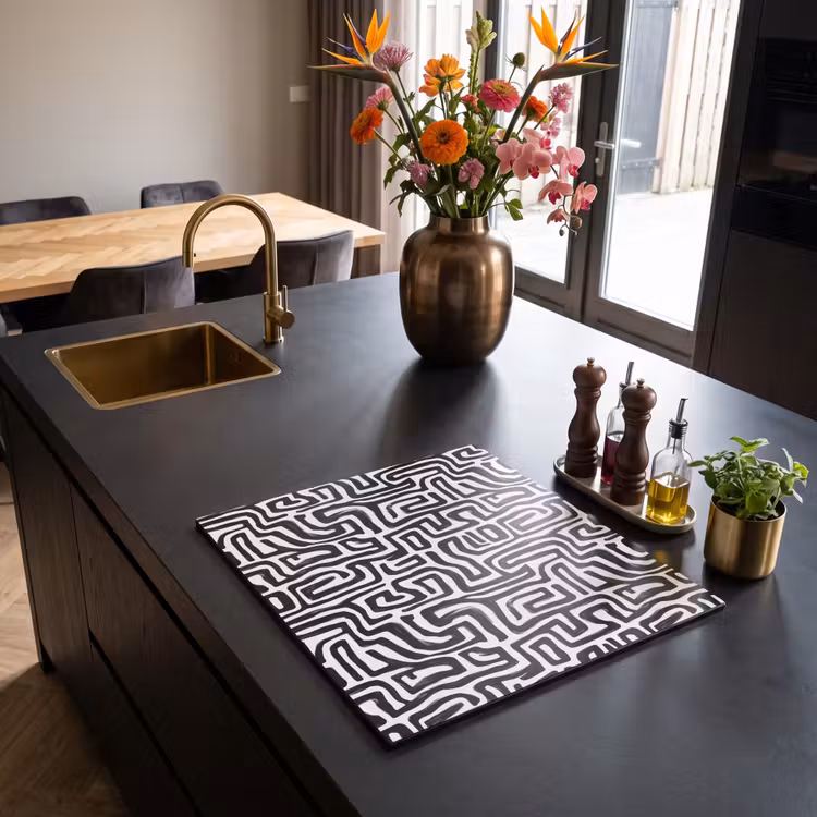 Induction hob protector - Graphic - Lines - Black - White — 2
