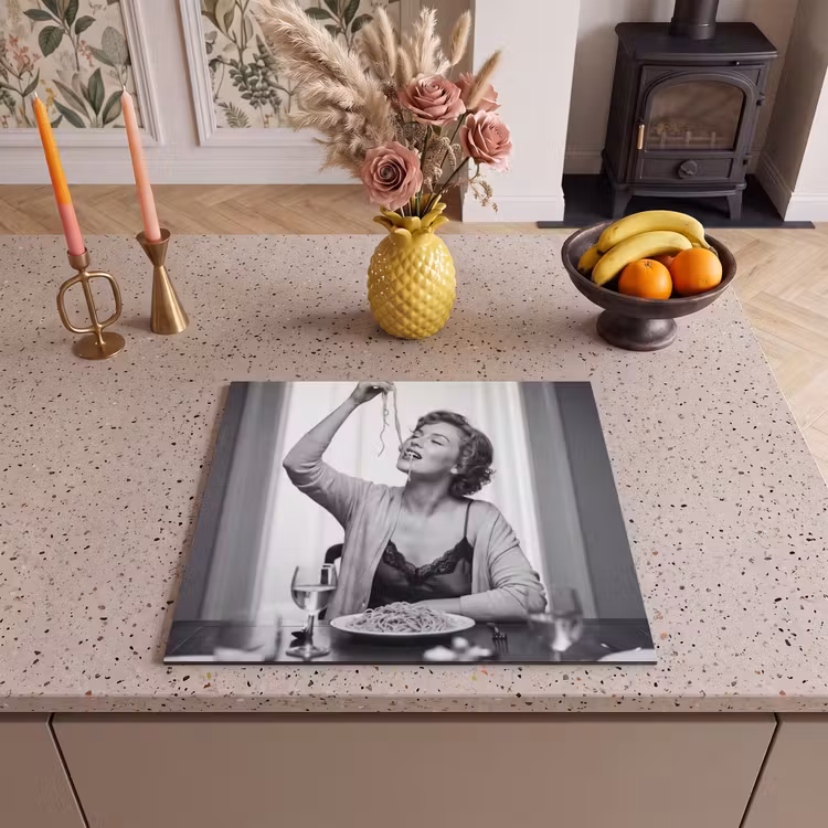 Induction hob protector - Woman - Spaghetti - Black - White — 3