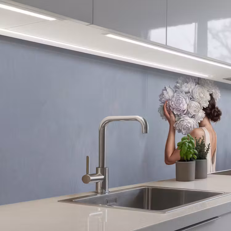 Kitchen splashback - Flowers - Woman - White — 2