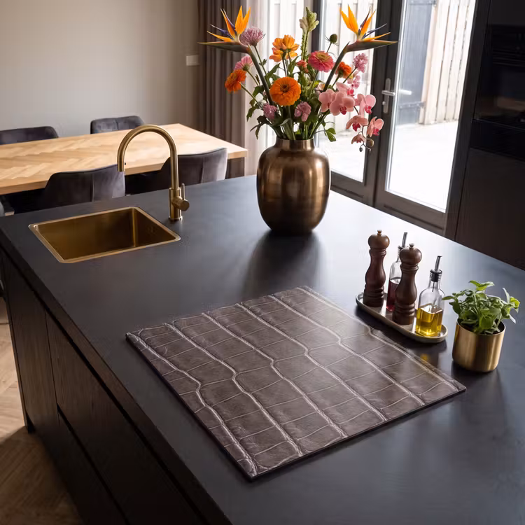Induction hob cover - Leather - Crocodile - Matte — 2