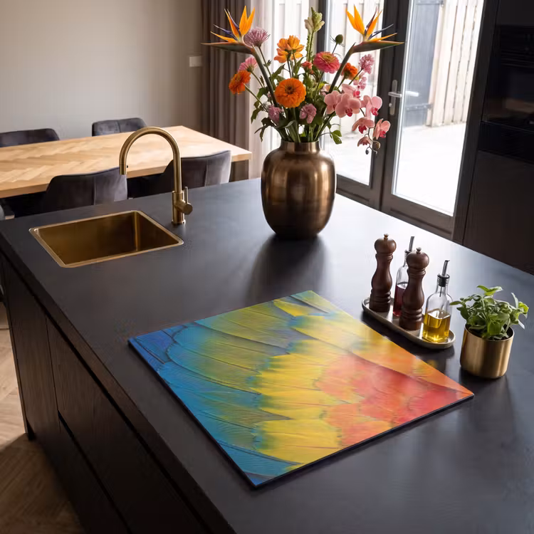 Induction hob cover - Feathers - Macaw - Colorful — 2