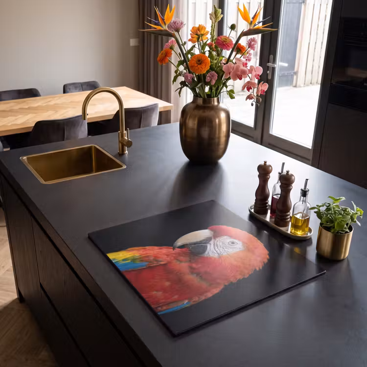 Induction hob cover - Macaw - Portrait - Red — 2