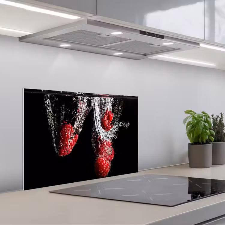 Kitchen splashback for hob - Red Raspberry Splash — 1