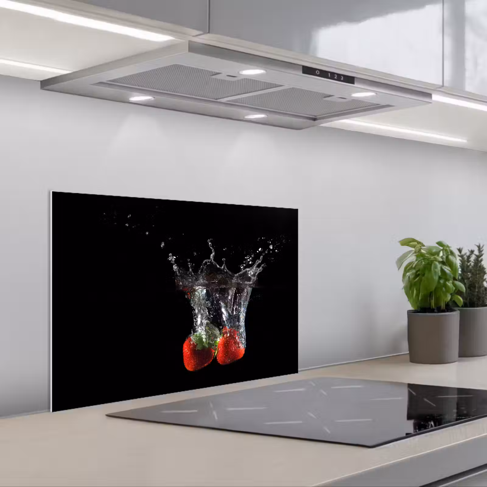 Kitchen splashback for hob - Strawberries - Fruit - Water - Black - Red — 1