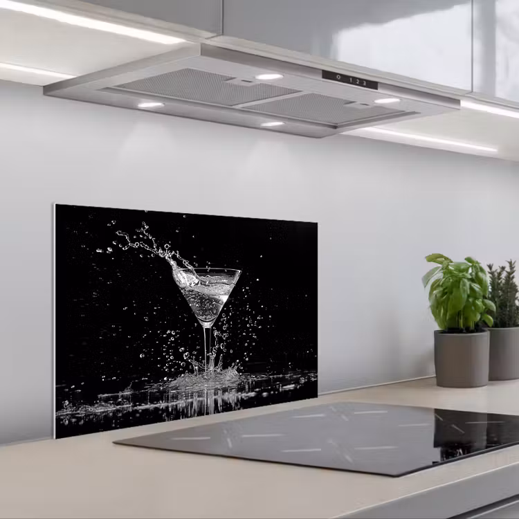 Kitchen splashback for hob - Monochrome Splashing Martini — 1