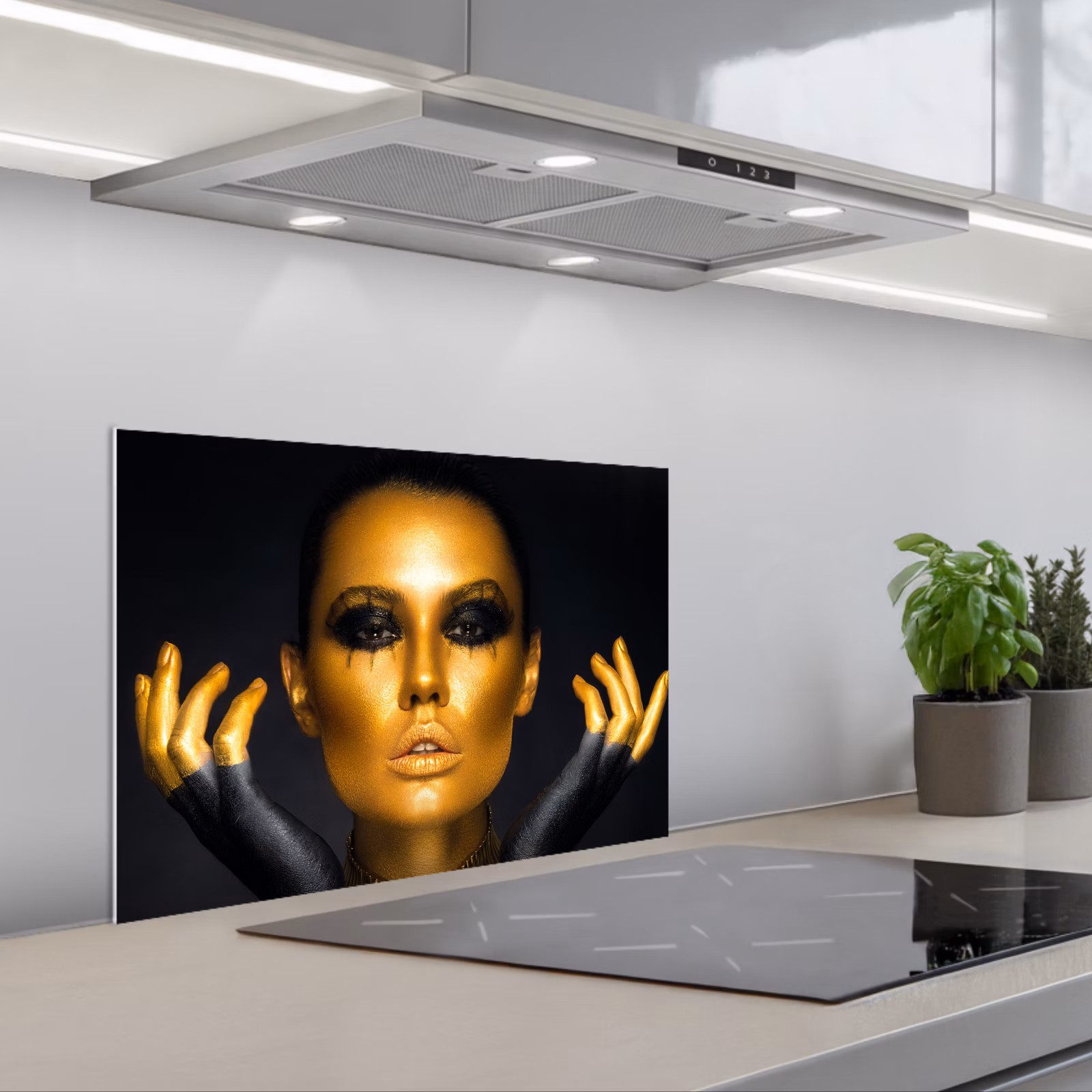 Kitchen splashback for hob - Woman - Portrait - Gold - Luxury - Black — 1