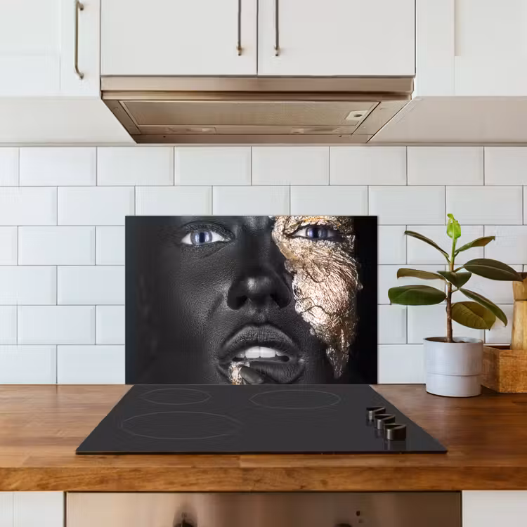 Kitchen splashback for hob - Woman - Gold leaf - Black - Skin - Luxury — 3