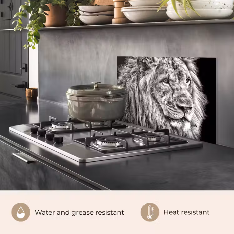 Kitchen splashback for hob - Portrait - Lion - Black and white — 2