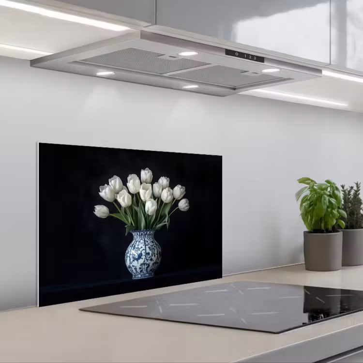 Kitchen splashback for hob - White - Flowers - Tulips - Vase — 1
