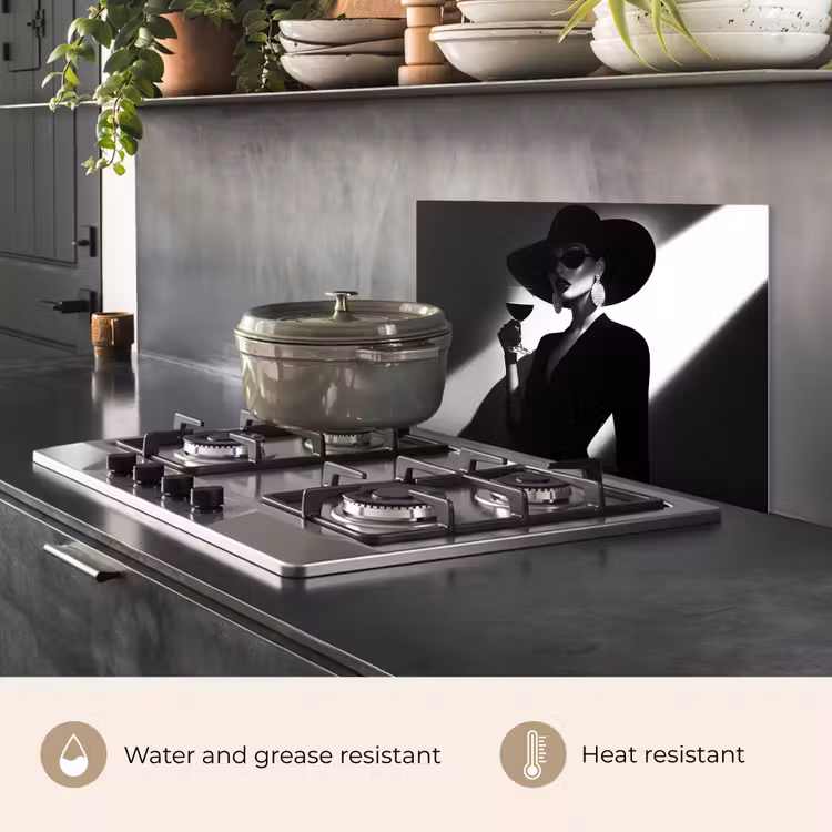 Kitchen splashback for hob - Woman - Wine - Chic — 2