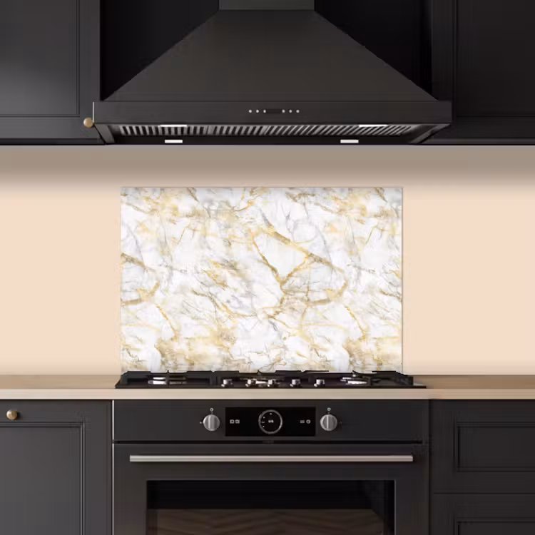 Kitchen splashback for hob - Marble - White - Expressive - Gold accents — 5