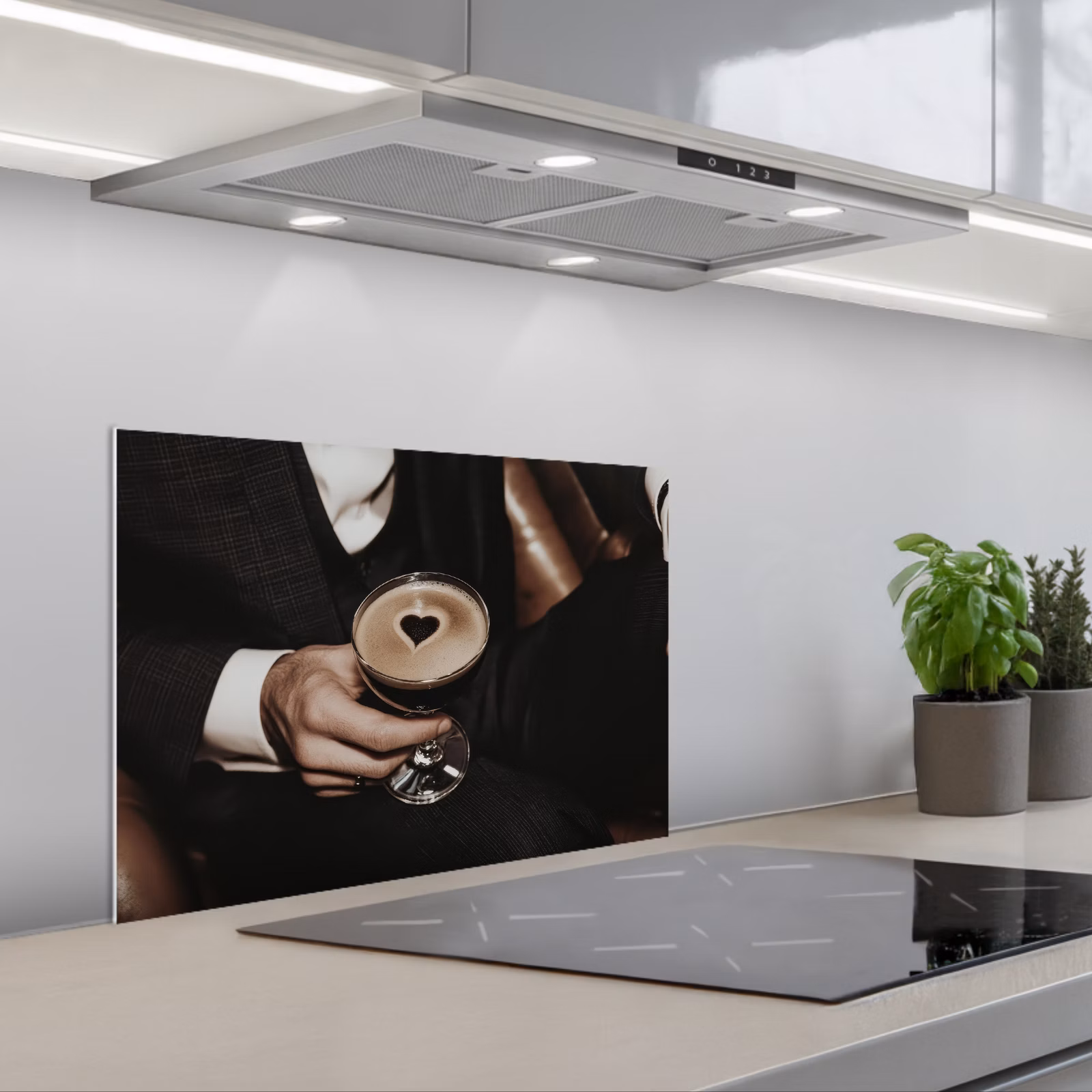 Kitchen splashback for hob - Heart - Cocktail - Espresso Martini - Hand — 1