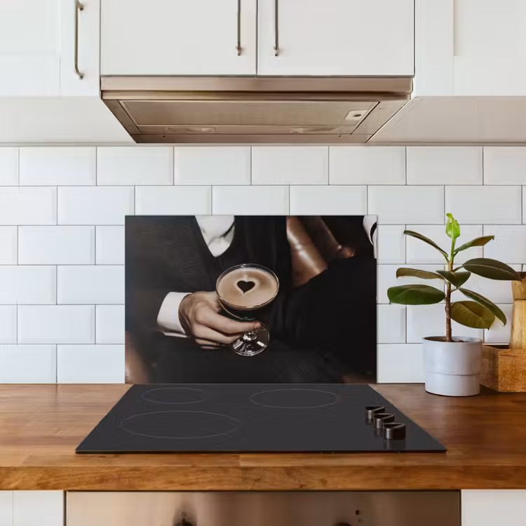 Kitchen splashback for hob - Heart - Cocktail - Espresso Martini - Hand — 3
