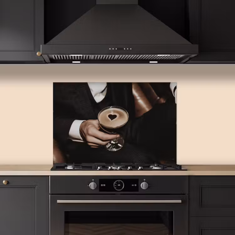 Kitchen splashback for hob - Heart - Cocktail - Espresso Martini - Hand — 5