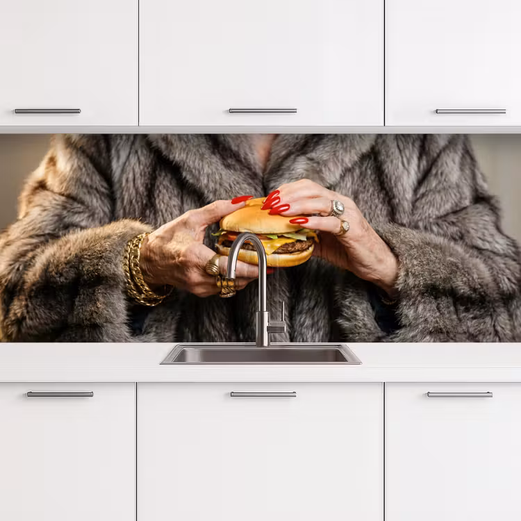 Kitchen splashback - Woman - Hamburger - Fur Coat — 4