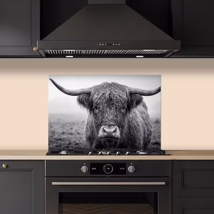 Kitchen splashback for hob - Scottish highlander - Black - White - Grass — 5