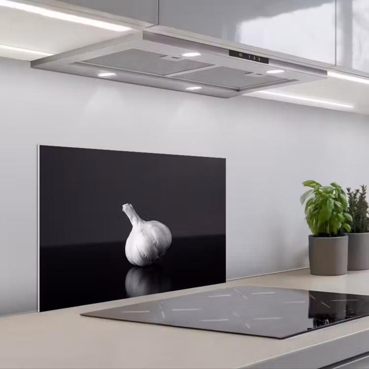 Kitchen splashback for hob - Garlic - Black - White — 1