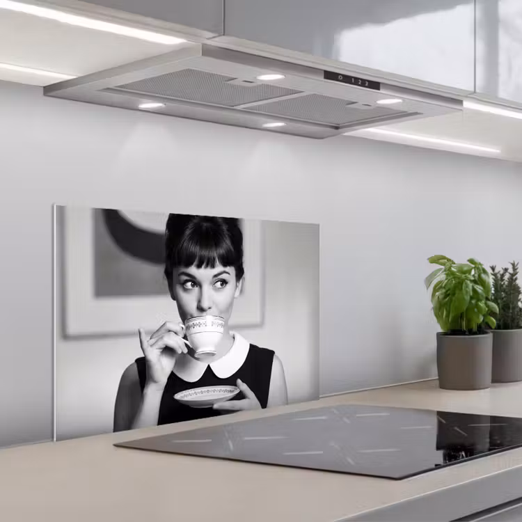Kitchen splashback for hob - Portrait - Tea - Woman — 1