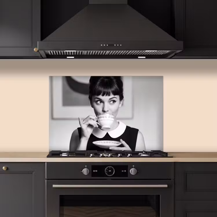 Kitchen splashback for hob - Portrait - Tea - Woman — 5