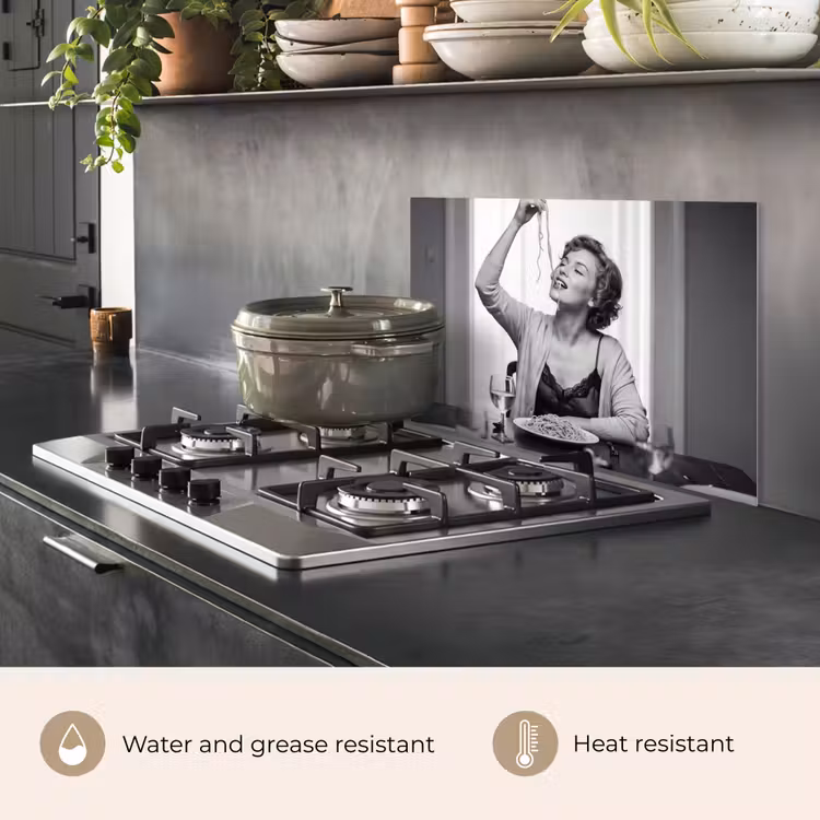 Kitchen splashback for hob - Woman - Spaghetti - Black - White — 2