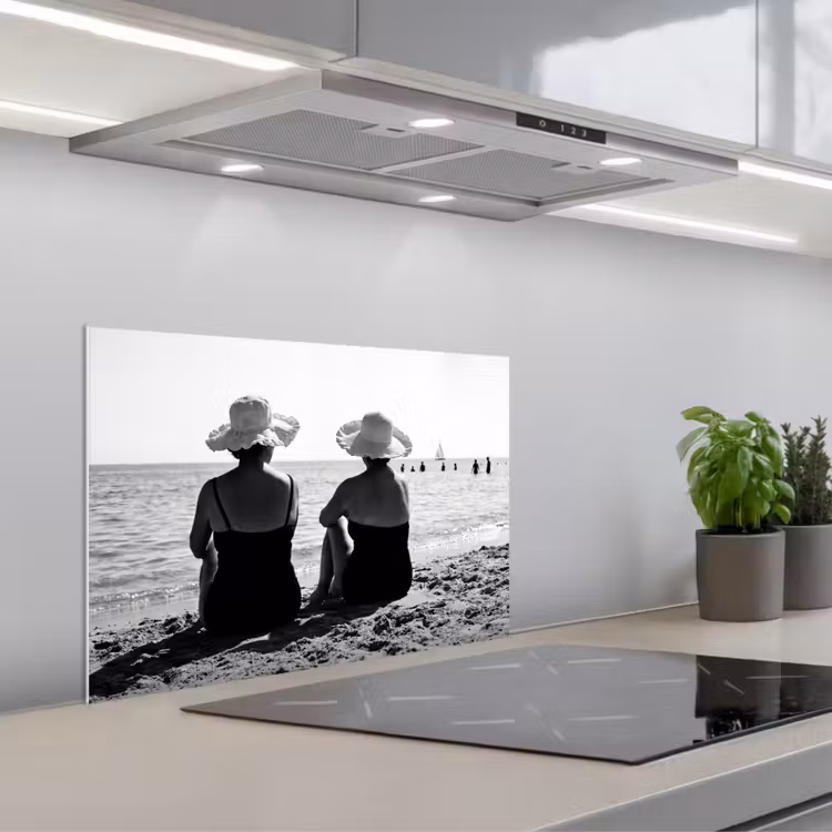 Kitchen splashback for hob - Women - Sun hat - Beach - Black - White — 1