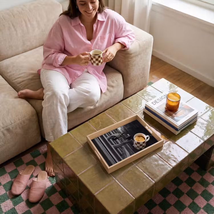 Tray - Wine bottle - Glass - Hands - Window — 4