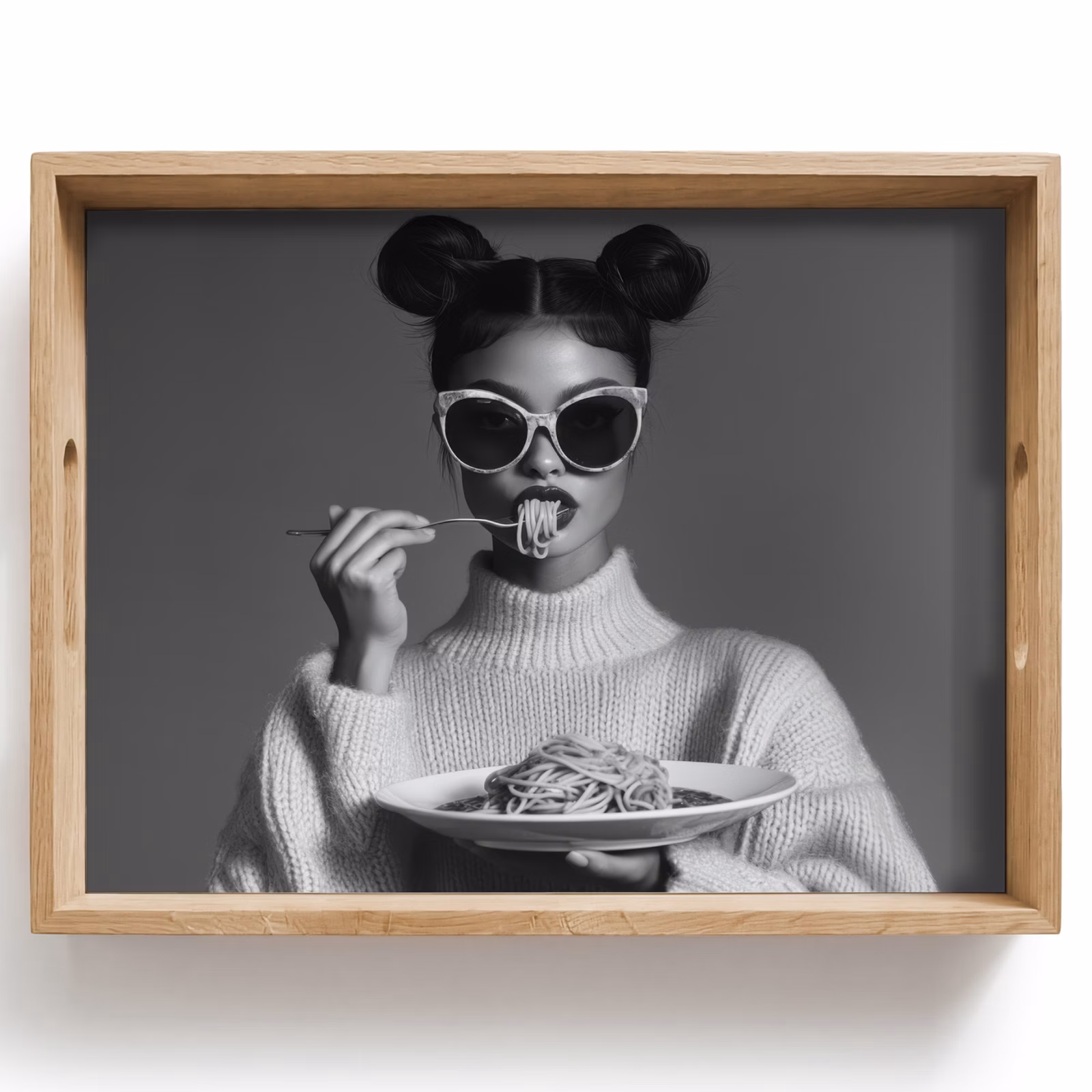 Tray - Woman - Pasta - Sunglasses — 1
