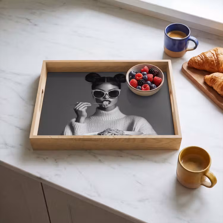 Tray - Woman - Pasta - Sunglasses — 3