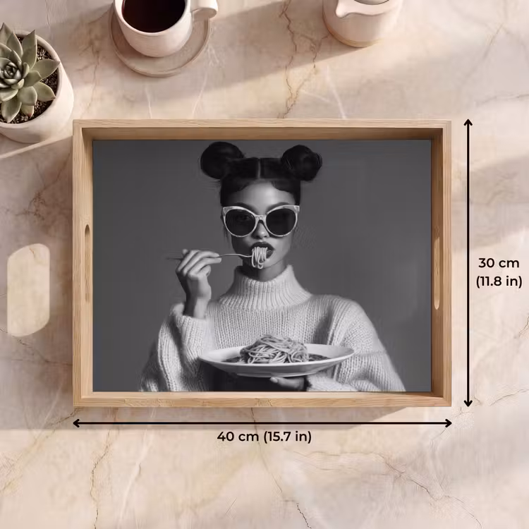 Tray - Woman - Pasta - Sunglasses — 7