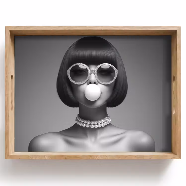 Tray - Woman - Black and White - Necklace - Sunglasses — 1